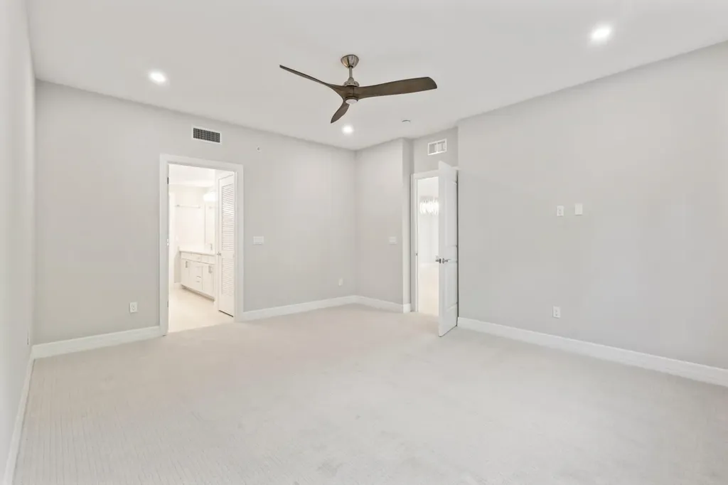 196 Indies Drive E Naples FL 34114