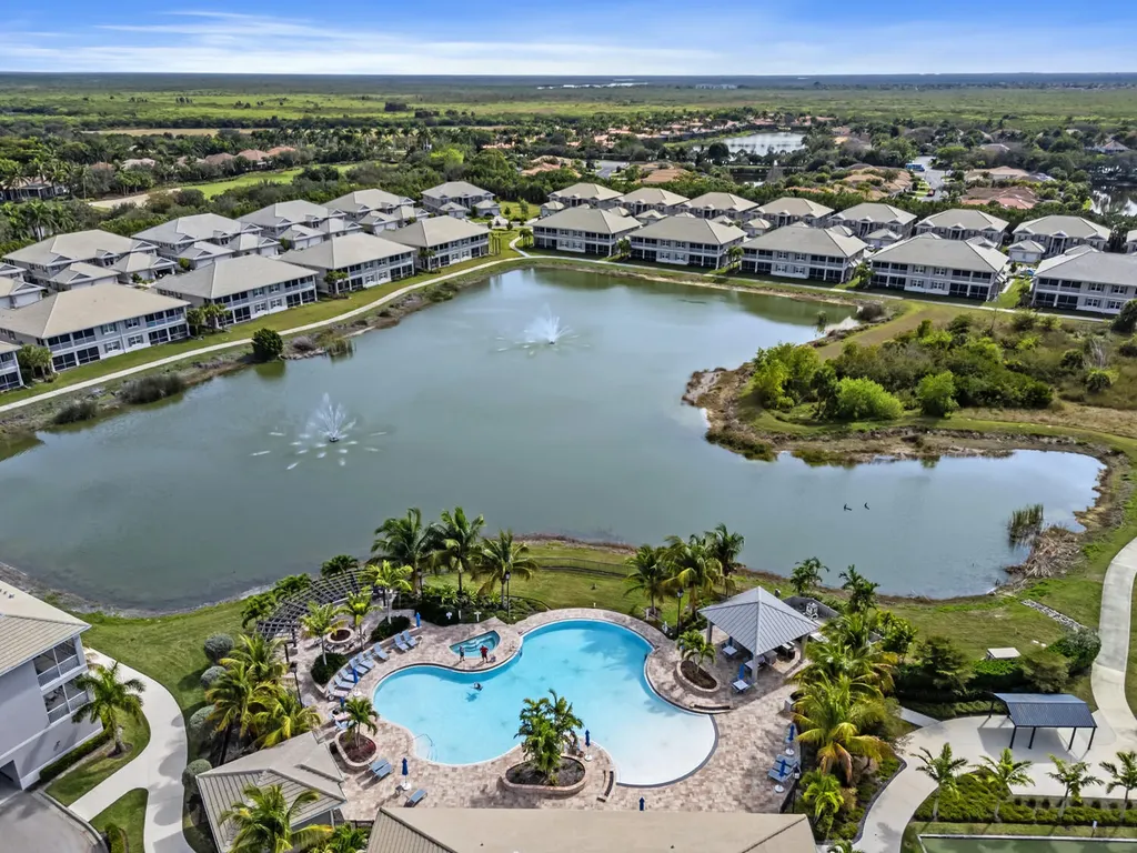 196 Indies Drive E Naples FL 34114