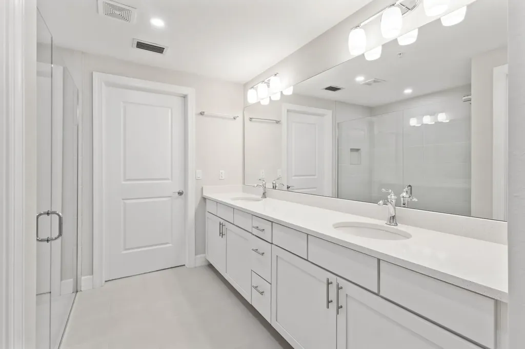 196 Indies Drive E Naples FL 34114