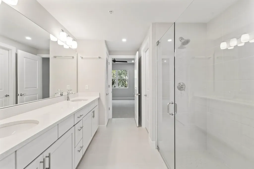 196 Indies Drive E Naples FL 34114