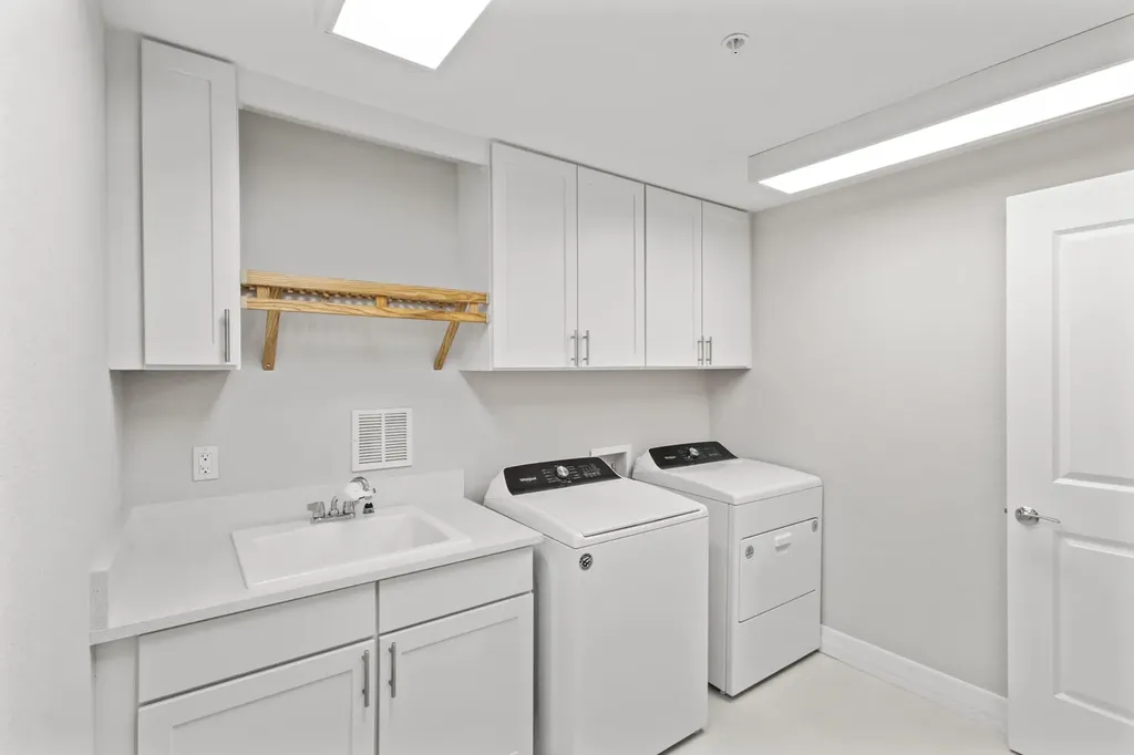 196 Indies Drive E Naples FL 34114