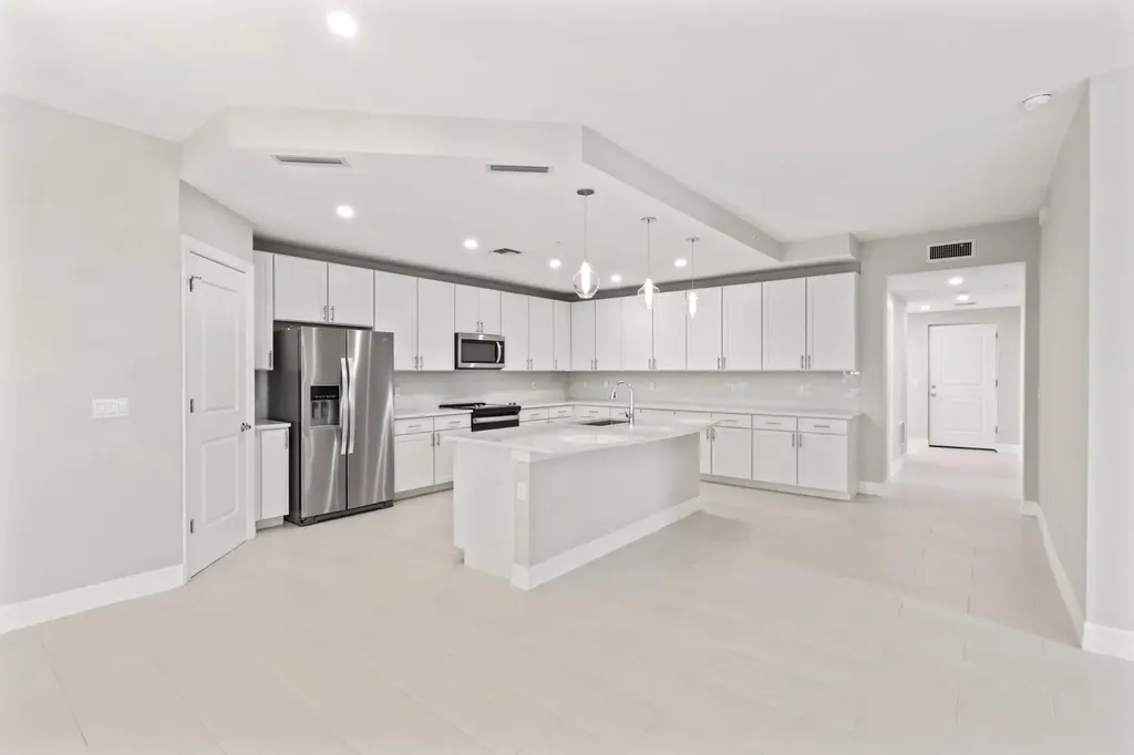 196 Indies Drive E Naples FL 34114