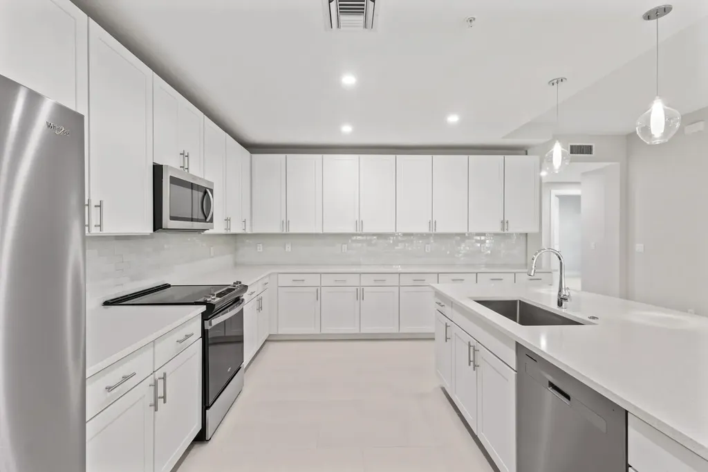 196 Indies Drive E Naples FL 34114