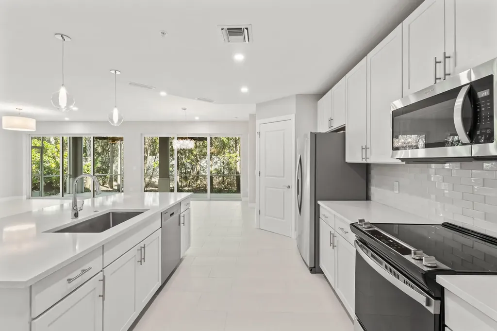 196 Indies Drive E Naples FL 34114