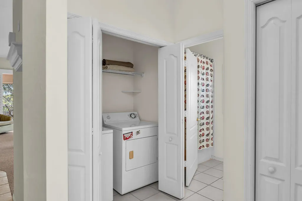 254 Newport Drive Naples FL 34114