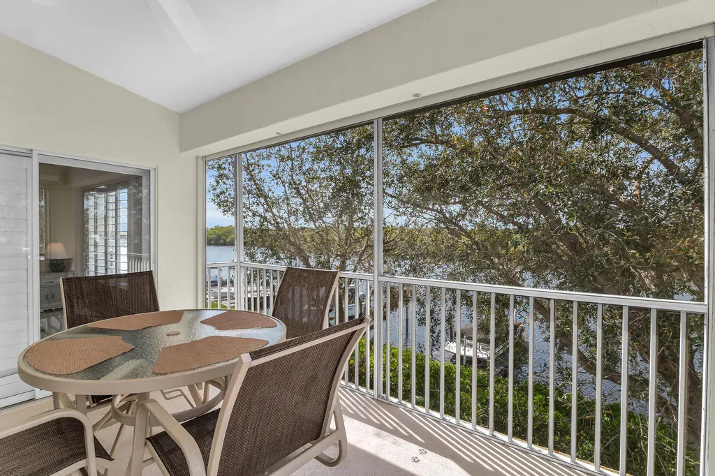 254 Newport Drive Naples FL 34114