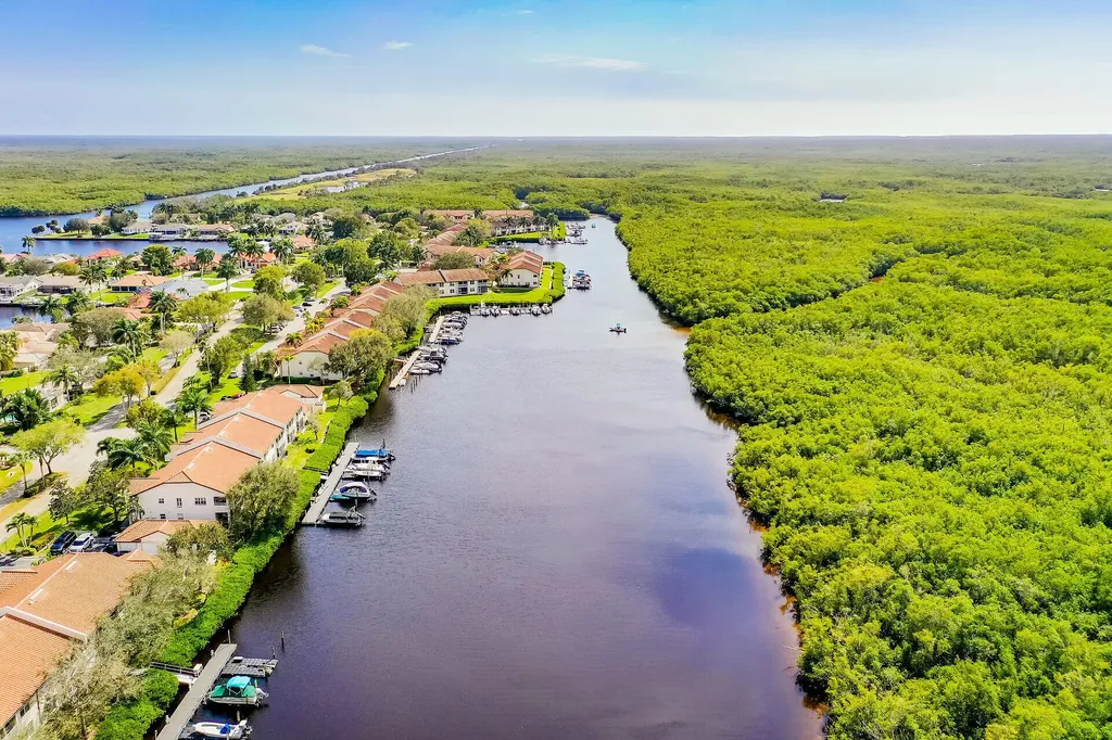 254 Newport Drive Naples FL 34114