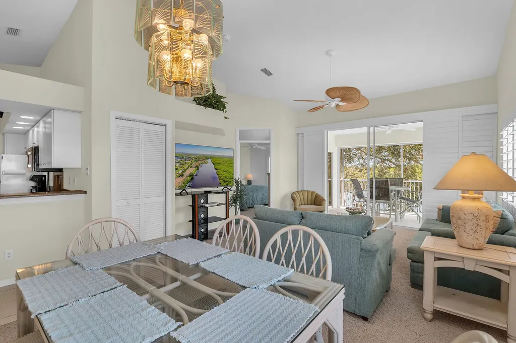 254 Newport Drive Naples FL 34114