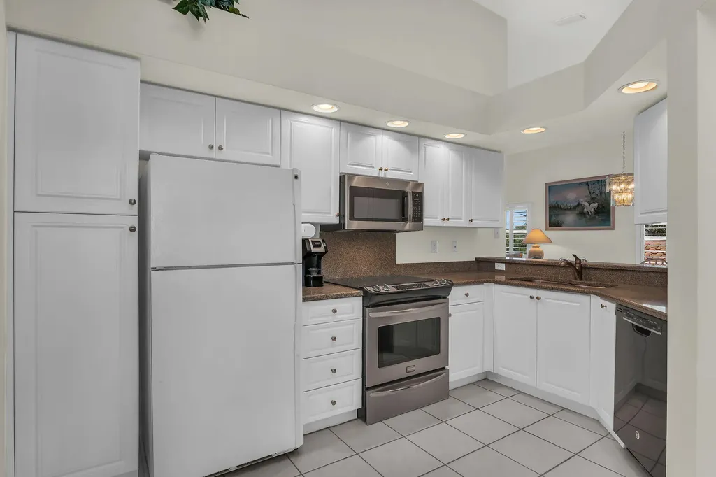 254 Newport Drive Naples FL 34114