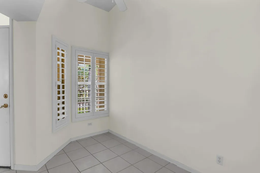 254 Newport Drive Naples FL 34114