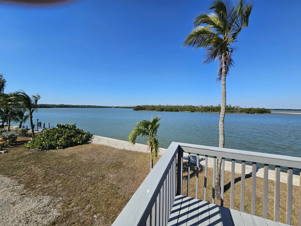 238 Harbor Place N Goodland FL 34140