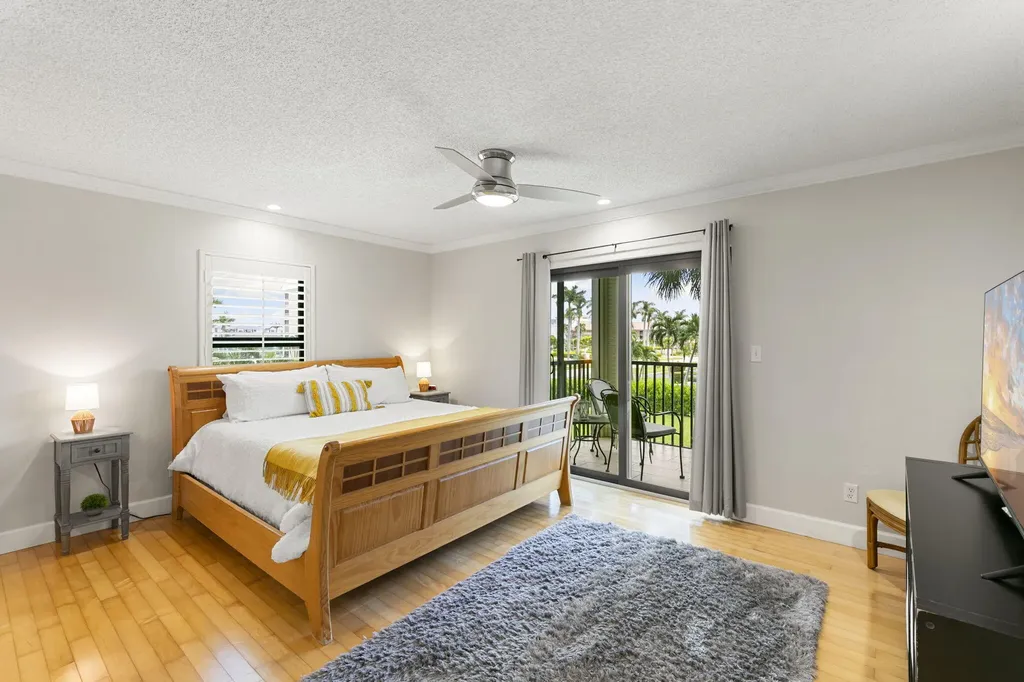 960 Swallow Avenue Marco Island FL 34145