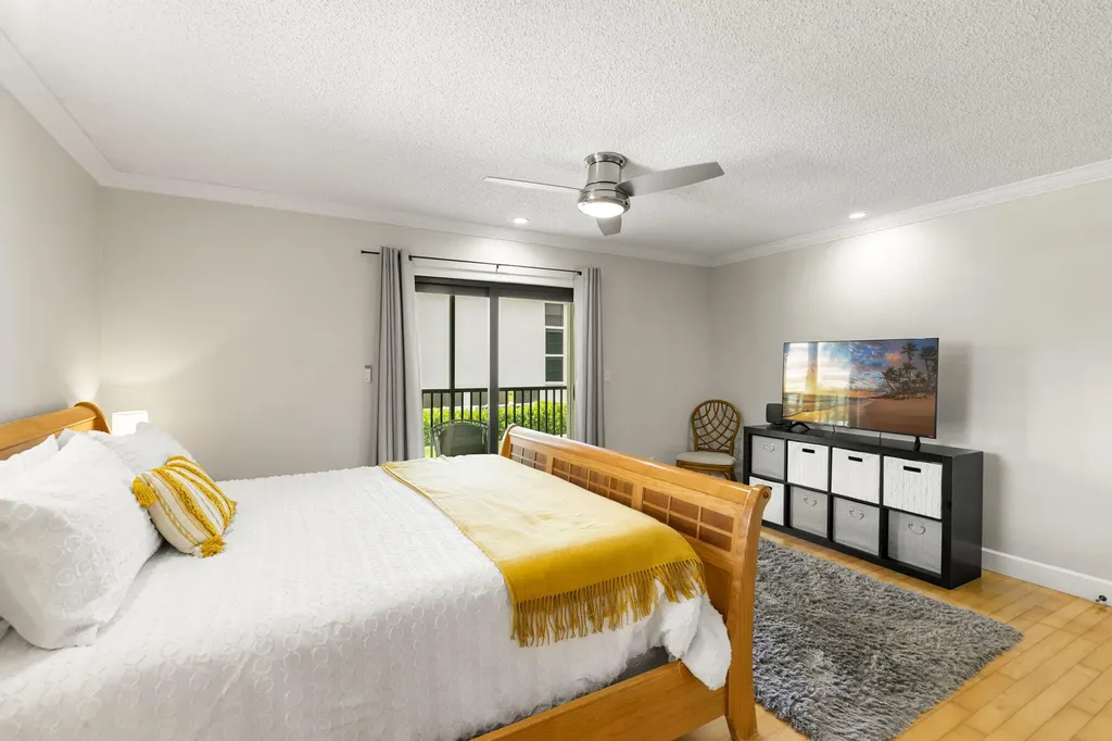 960 Swallow Avenue Marco Island FL 34145