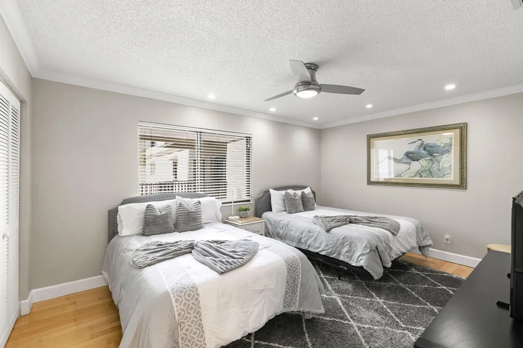 960 Swallow Avenue Marco Island FL 34145