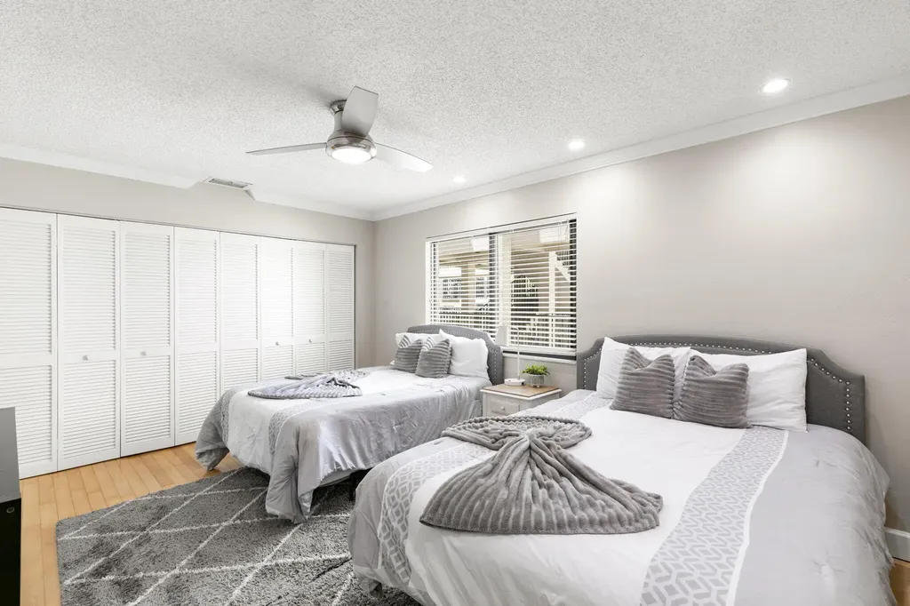 960 Swallow Avenue Marco Island FL 34145