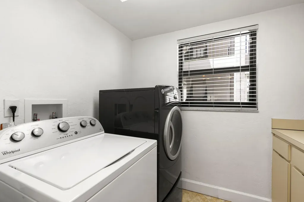 960 Swallow Avenue Marco Island FL 34145