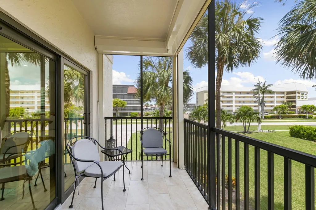 960 Swallow Avenue Marco Island FL 34145