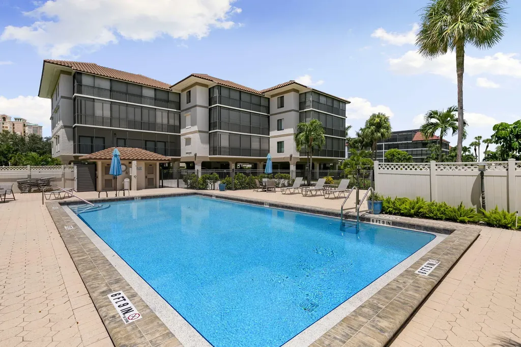 960 Swallow Avenue Marco Island FL 34145