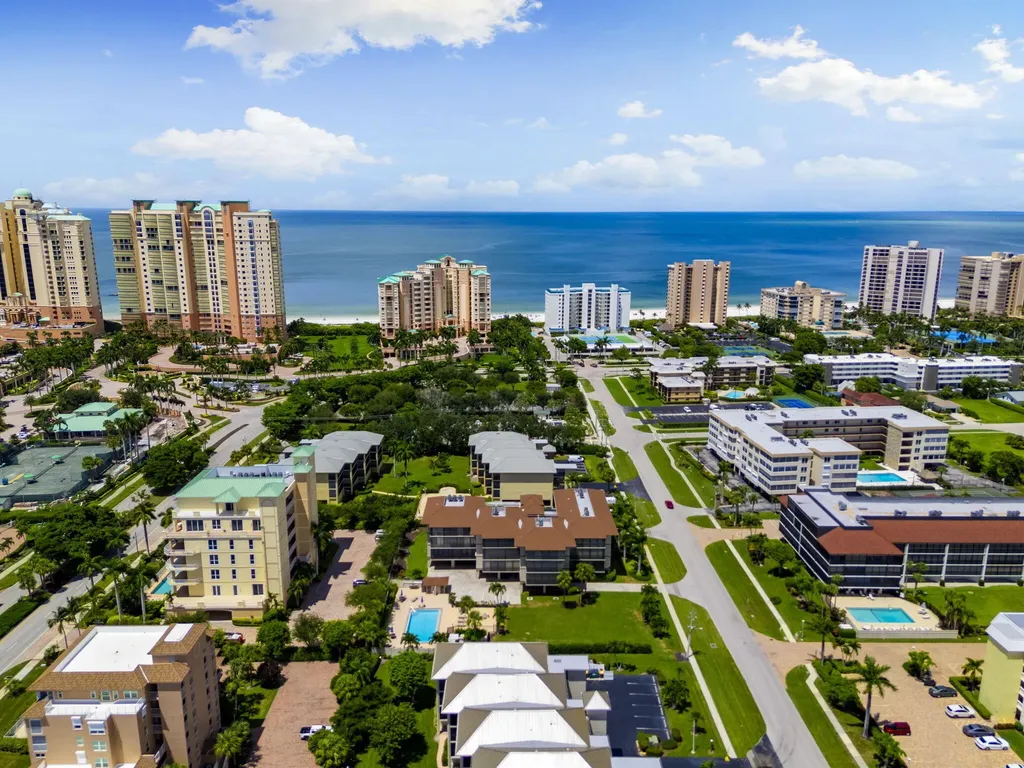 960 Swallow Avenue Marco Island FL 34145