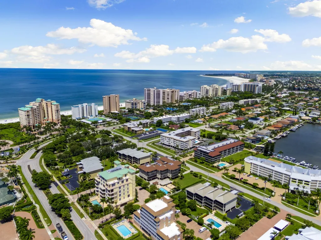 960 Swallow Avenue Marco Island FL 34145