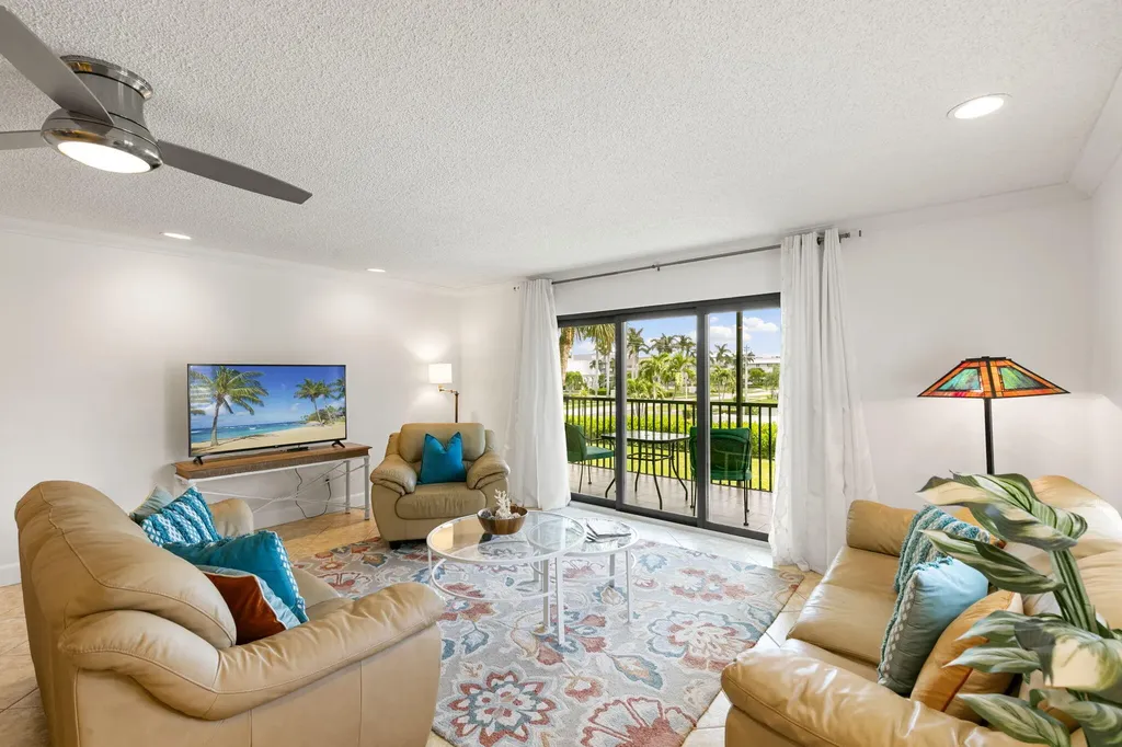 960 Swallow Avenue Marco Island FL 34145