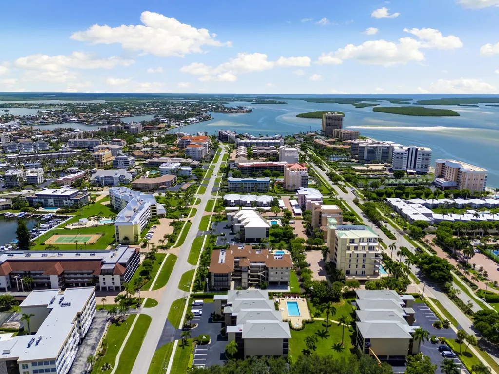 960 Swallow Avenue Marco Island FL 34145