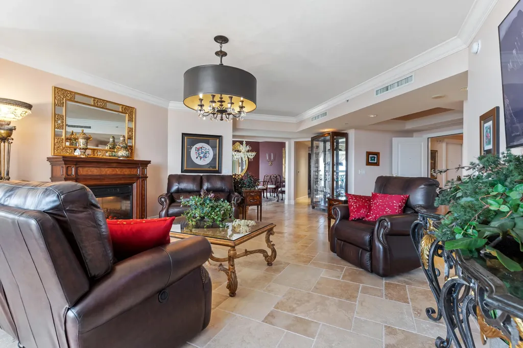 1060 Borghese Lane Naples FL 34114