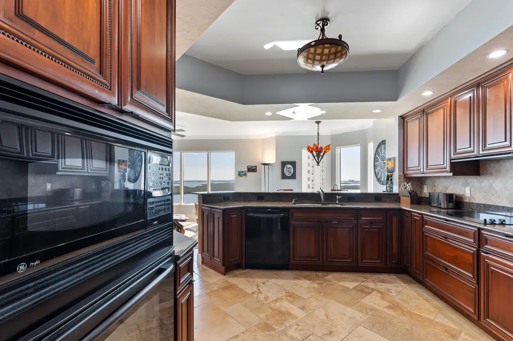 1060 Borghese Lane Naples FL 34114