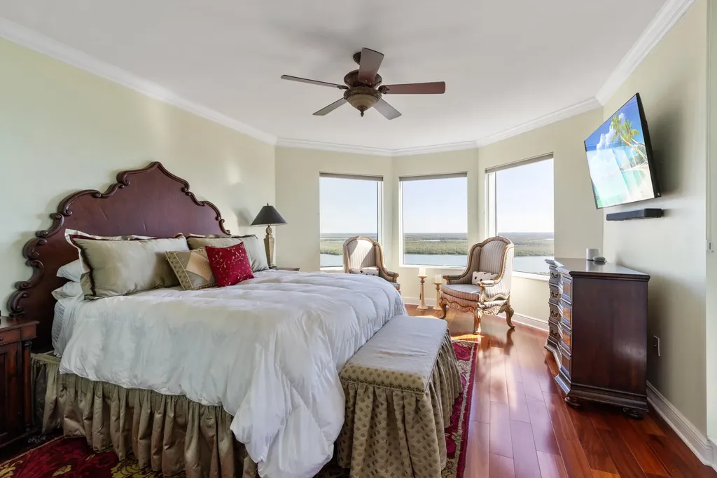 1060 Borghese Lane Naples FL 34114