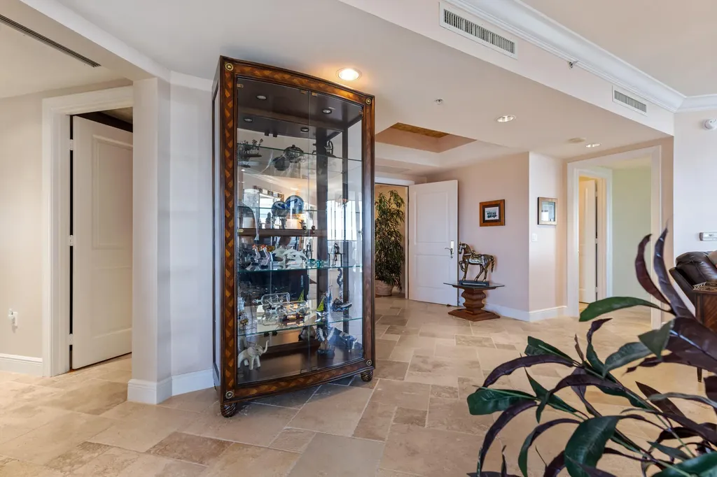 1060 Borghese Lane Naples FL 34114