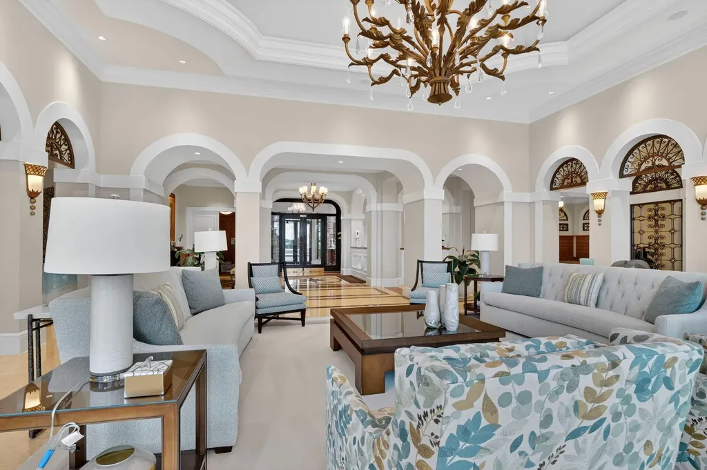 1060 Borghese Lane Naples FL 34114