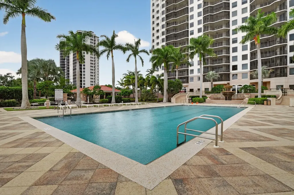 1060 Borghese Lane Naples FL 34114