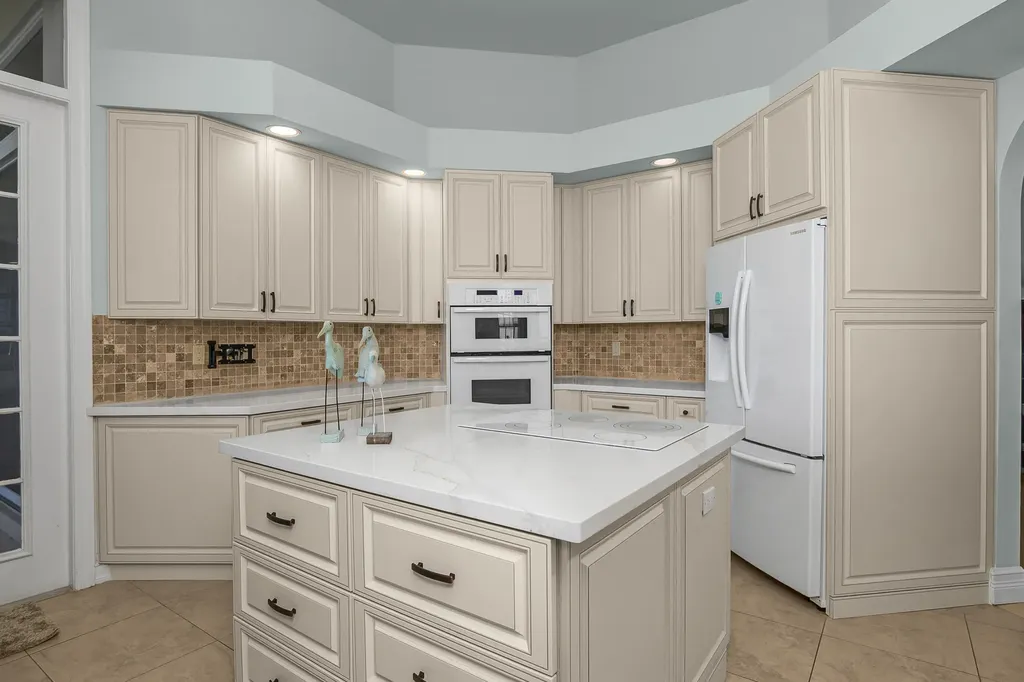 269 Vintage Bay Marco Island FL 34145