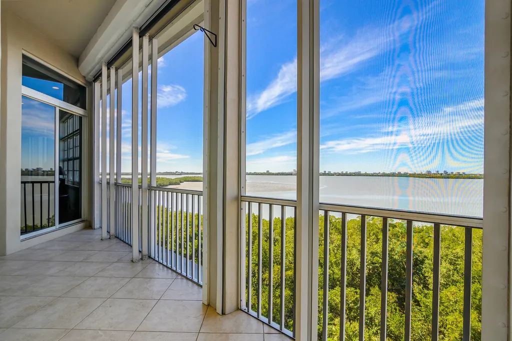 269 Vintage Bay Marco Island FL 34145