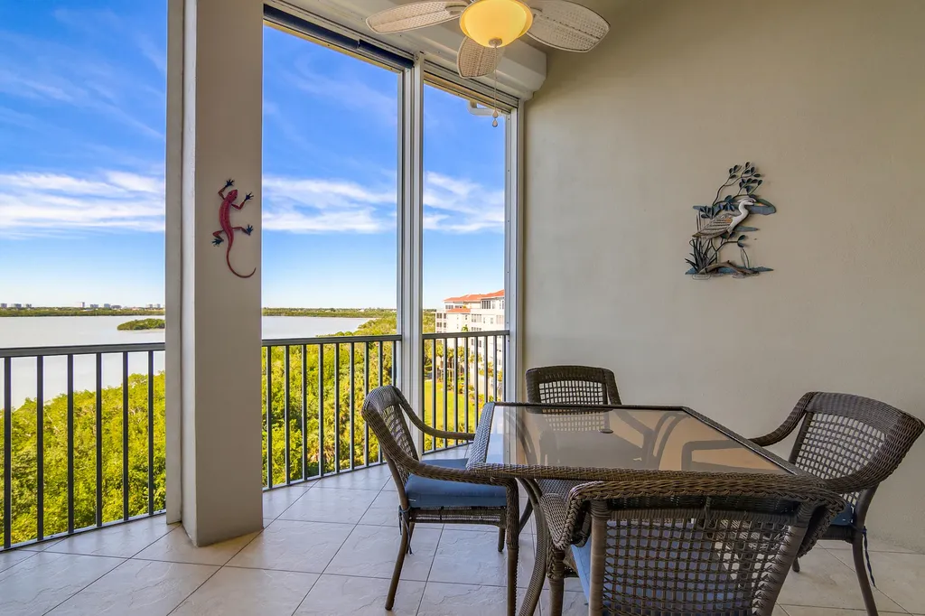 269 Vintage Bay Marco Island FL 34145