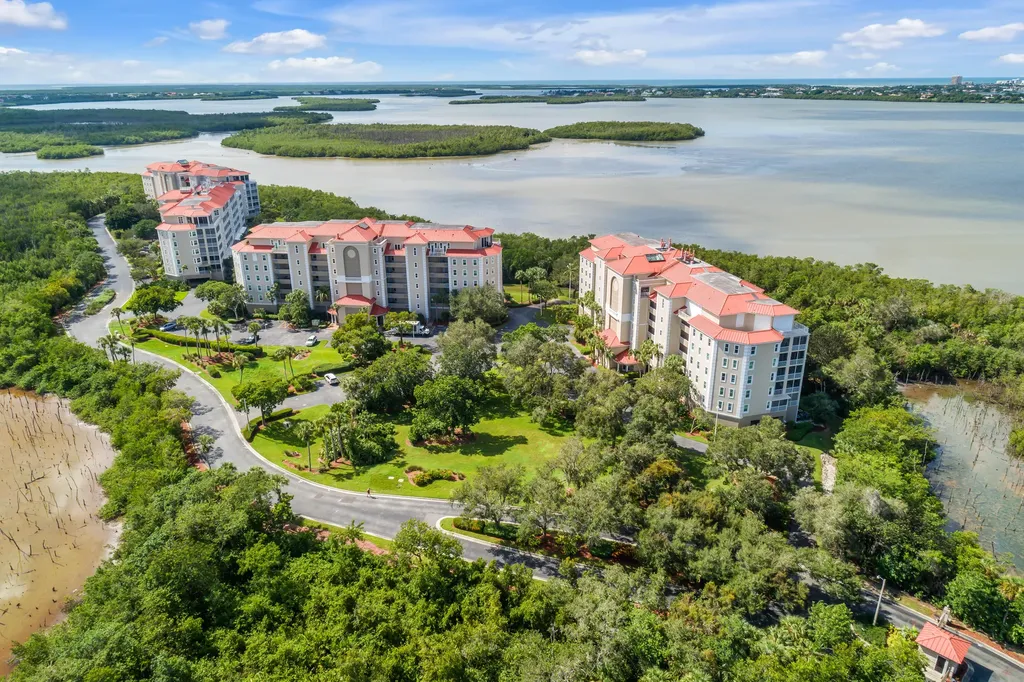 269 Vintage Bay Marco Island FL 34145