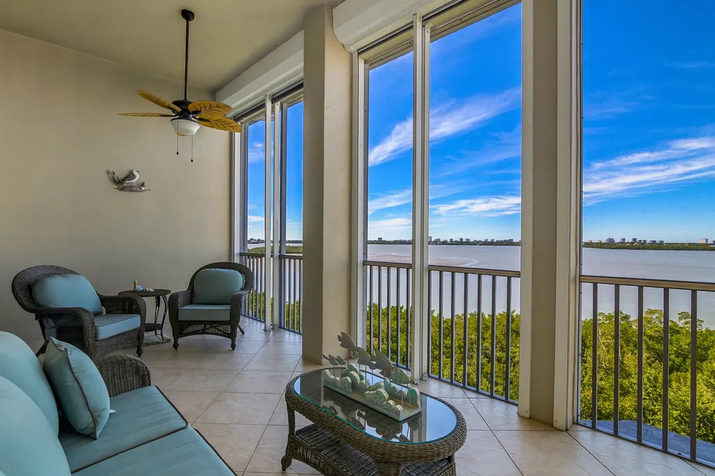 269 Vintage Bay Marco Island FL 34145