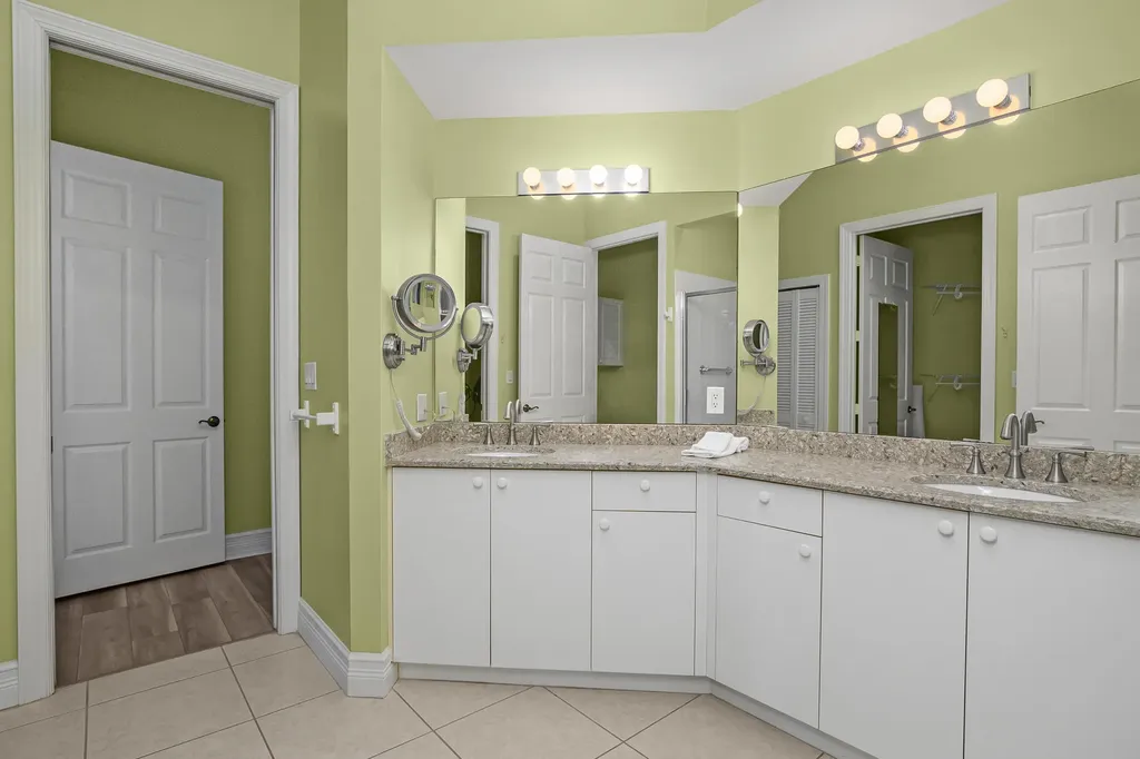 269 Vintage Bay Marco Island FL 34145