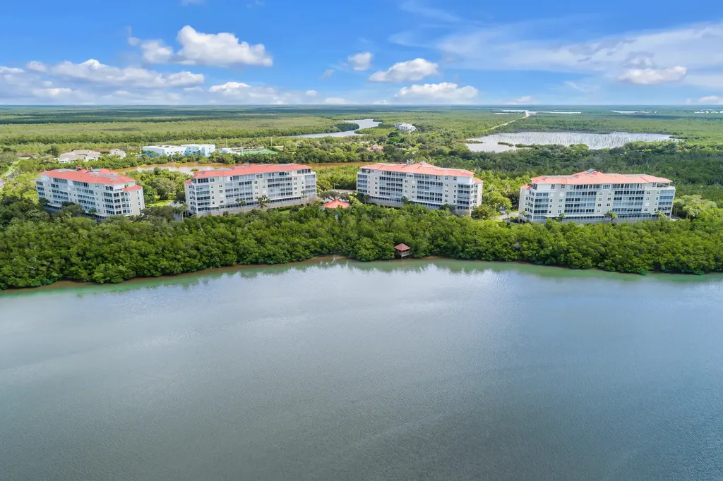 269 Vintage Bay Marco Island FL 34145