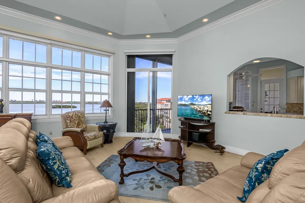 269 Vintage Bay Marco Island FL 34145