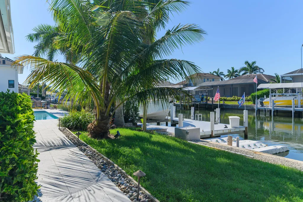 1609 Villa Court Marco Island FL 34145