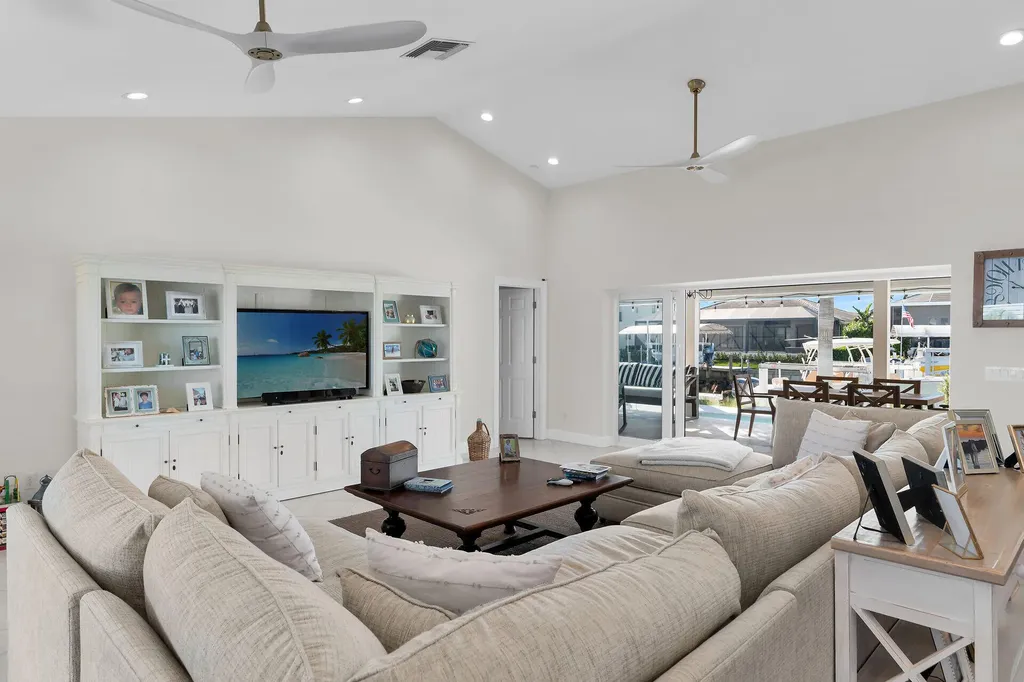 1609 Villa Court Marco Island FL 34145