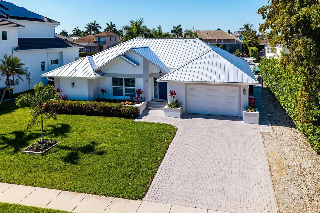 1609 Villa Court Marco Island FL 34145