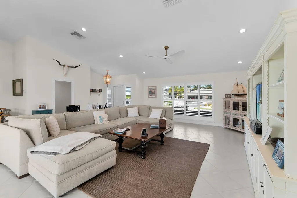 1609 Villa Court Marco Island FL 34145