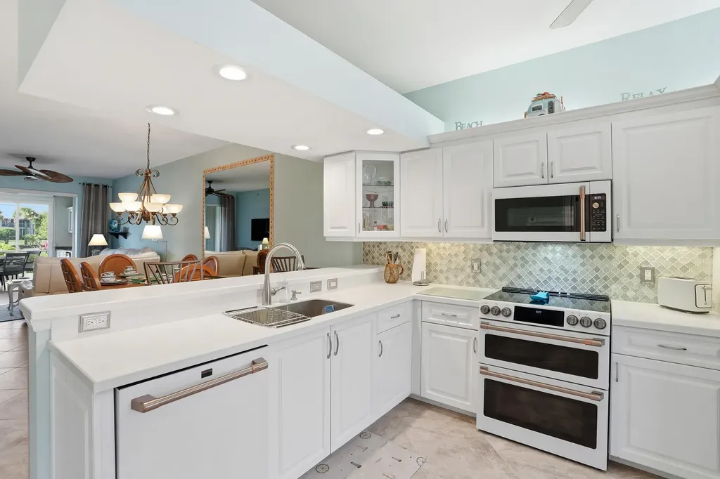 6600 Beach Resort Drive Naples FL 34114