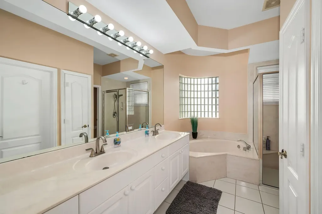 934 Marble Drive Naples FL 34104