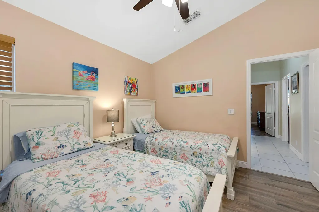 934 Marble Drive Naples FL 34104