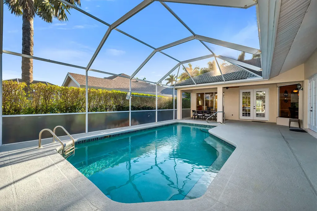 934 Marble Drive Naples FL 34104