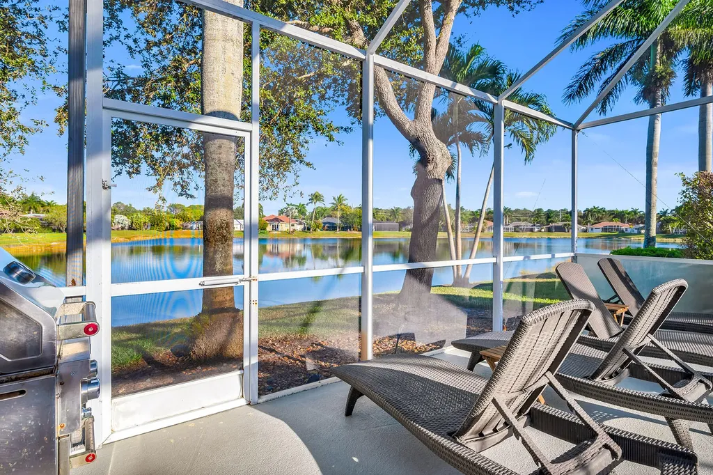 934 Marble Drive Naples FL 34104