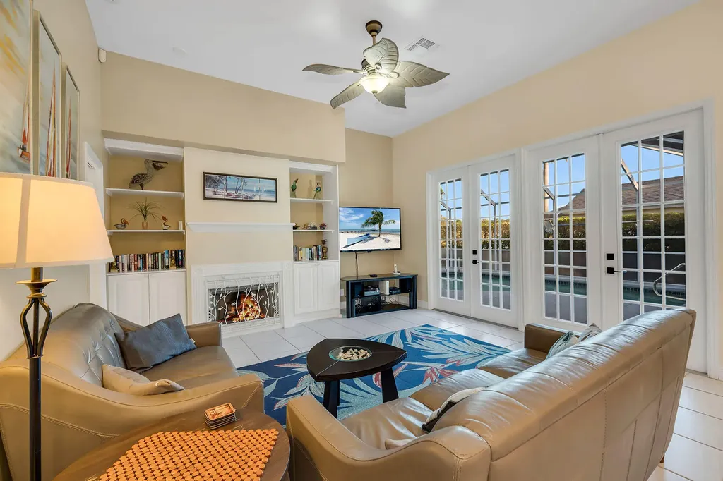 934 Marble Drive Naples FL 34104